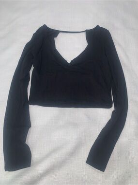 Fashion Nova Black Long Sleeve V-Neck Cutout Crop Top